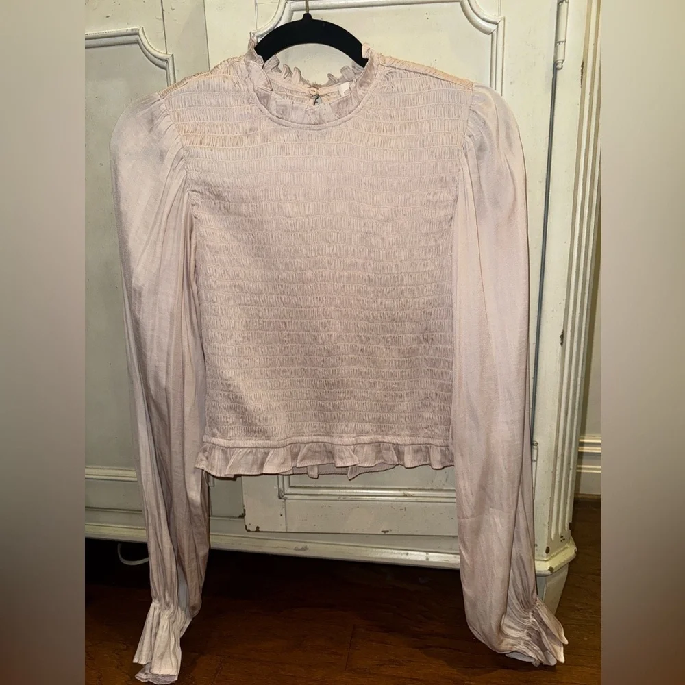🌼DO+BE satin blouse with bell sleeves